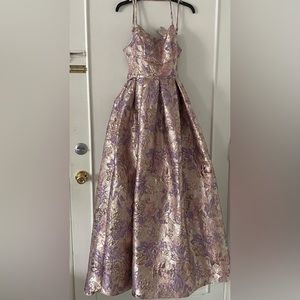 Morgan & Co size 7 lavender pink and rose gold pattern dress